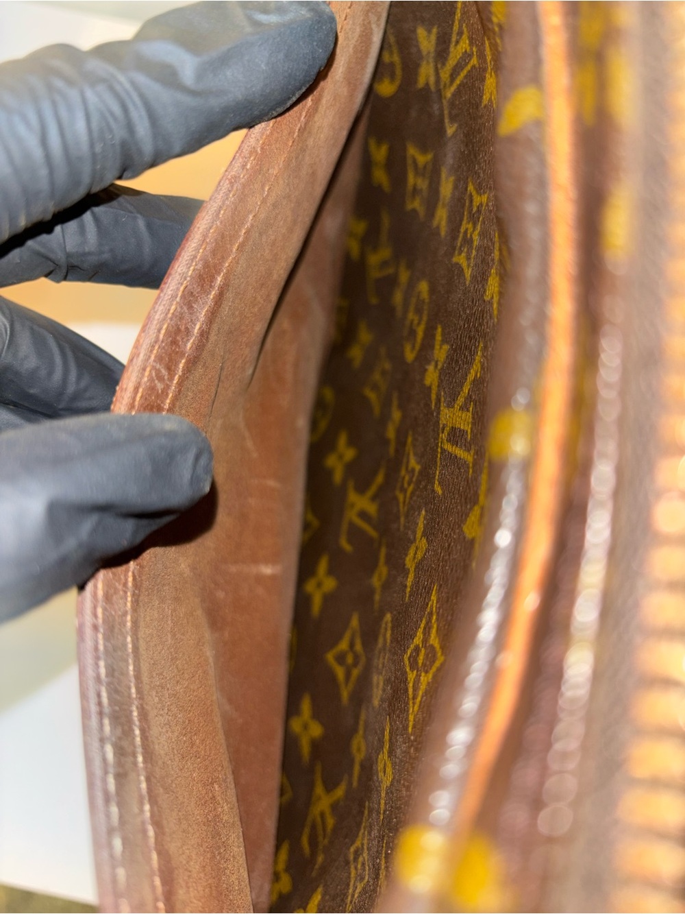 Louis Vuitton Jeune Fille GM - Picture 7 of 16